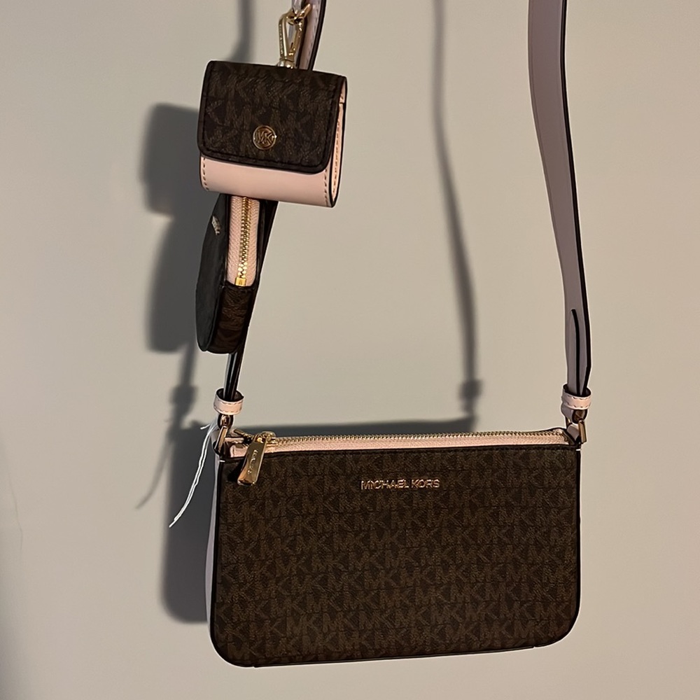 Michael Kors Jet Set Travel Purse with coin purses